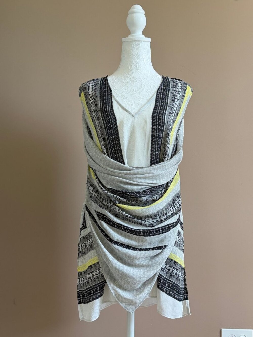 BCBGMAXAZRIA tunic Size L